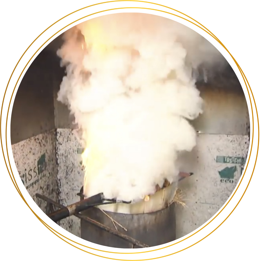 山本鮮魚店の独自藁焼き製法「燻し焼き」